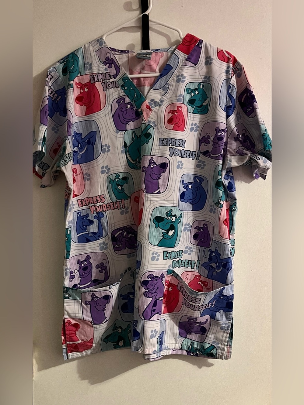 EUC Scooby-Doo Scrub Top ~ Medium